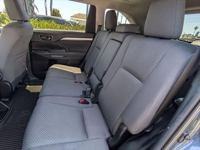 used 2019 Toyota Highlander car, priced at $23,876