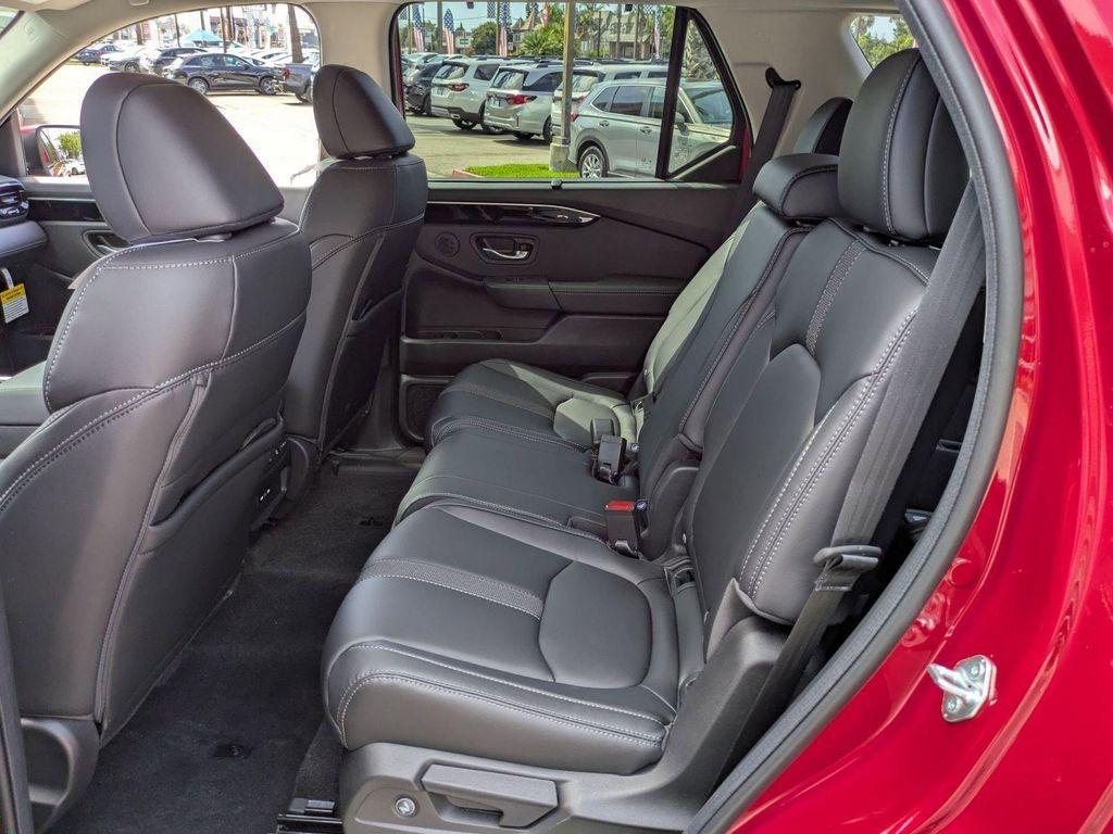 new 2025 Honda Pilot car, priced at $51,550