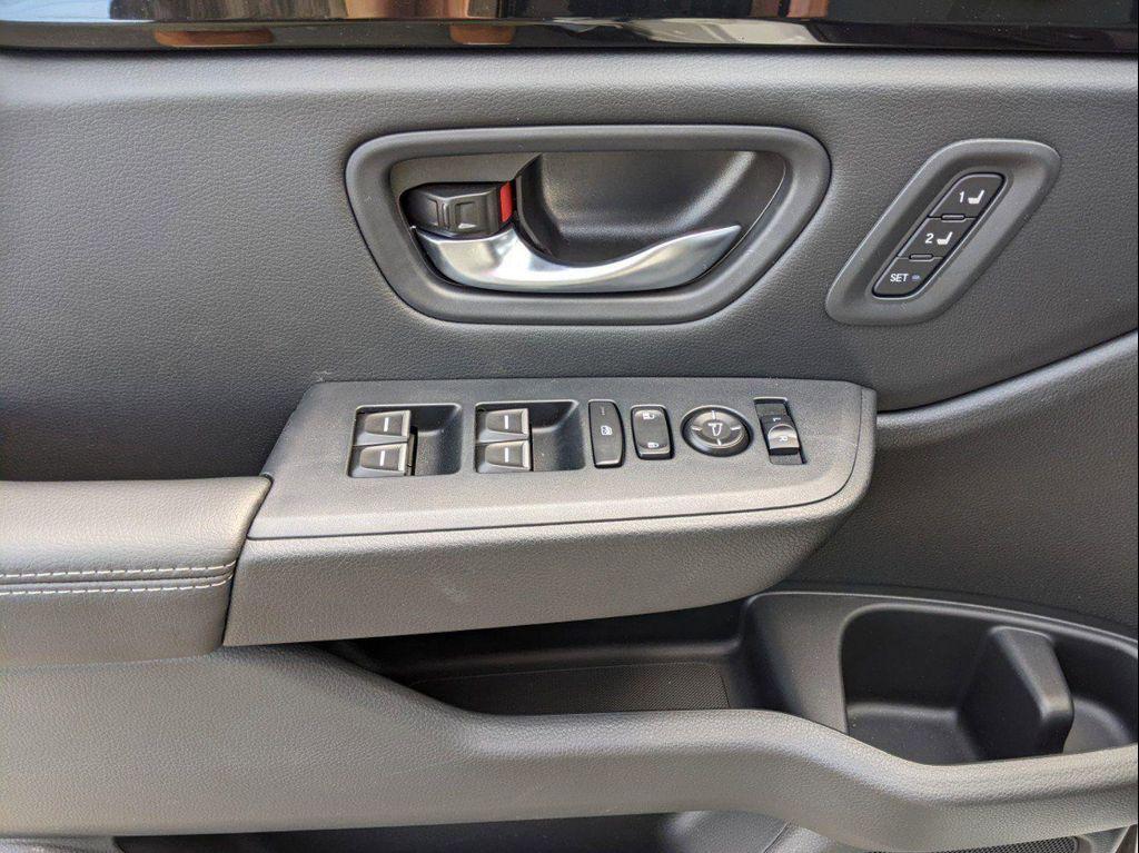 new 2025 Honda Pilot car, priced at $45,450