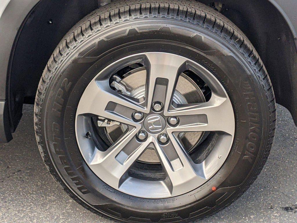 new 2025 Honda Pilot car, priced at $45,450