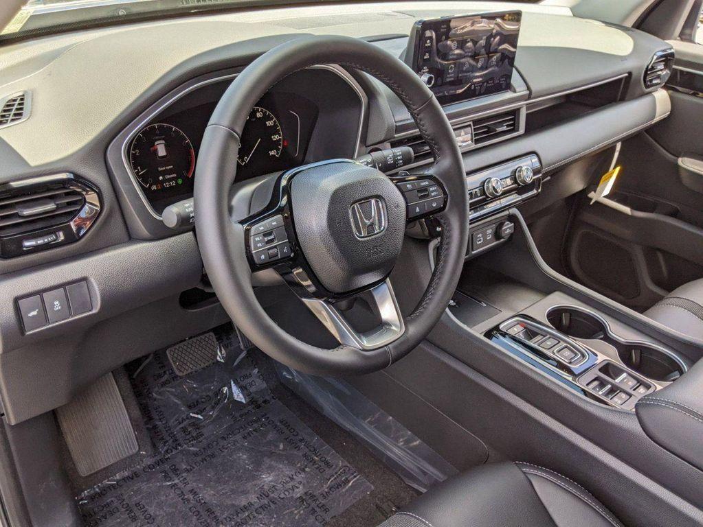 new 2025 Honda Pilot car, priced at $50,180