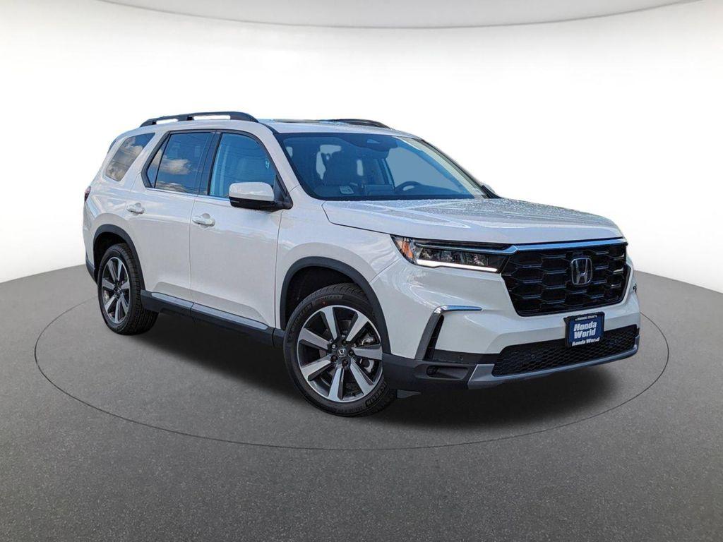 new 2025 Honda Pilot car, priced at $50,180