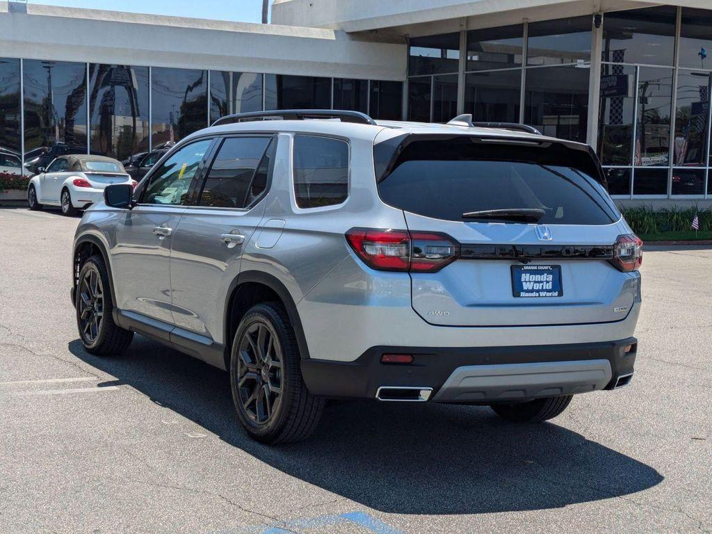 new 2025 Honda Pilot car, priced at $52,950