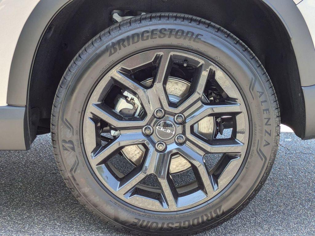 new 2025 Honda Pilot car, priced at $52,950