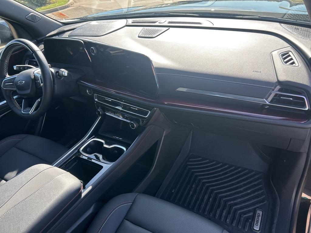 used 2025 Chevrolet Traverse car, priced at $48,298