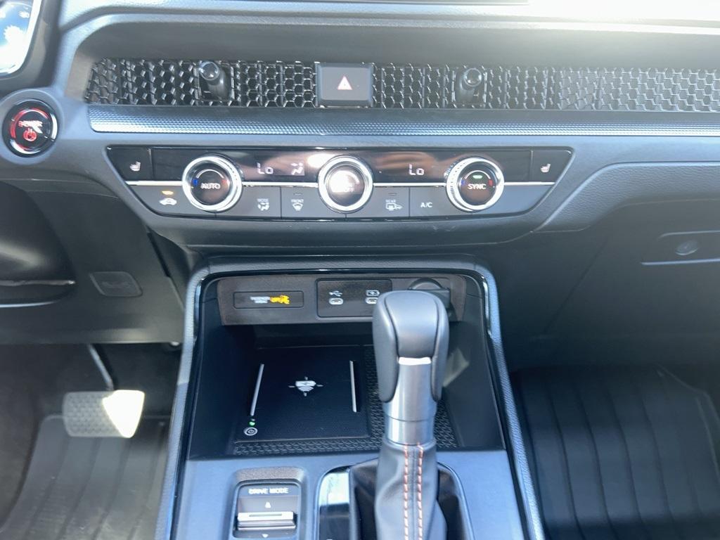 new 2026 Honda CR-V Hybrid car, priced at $39,983