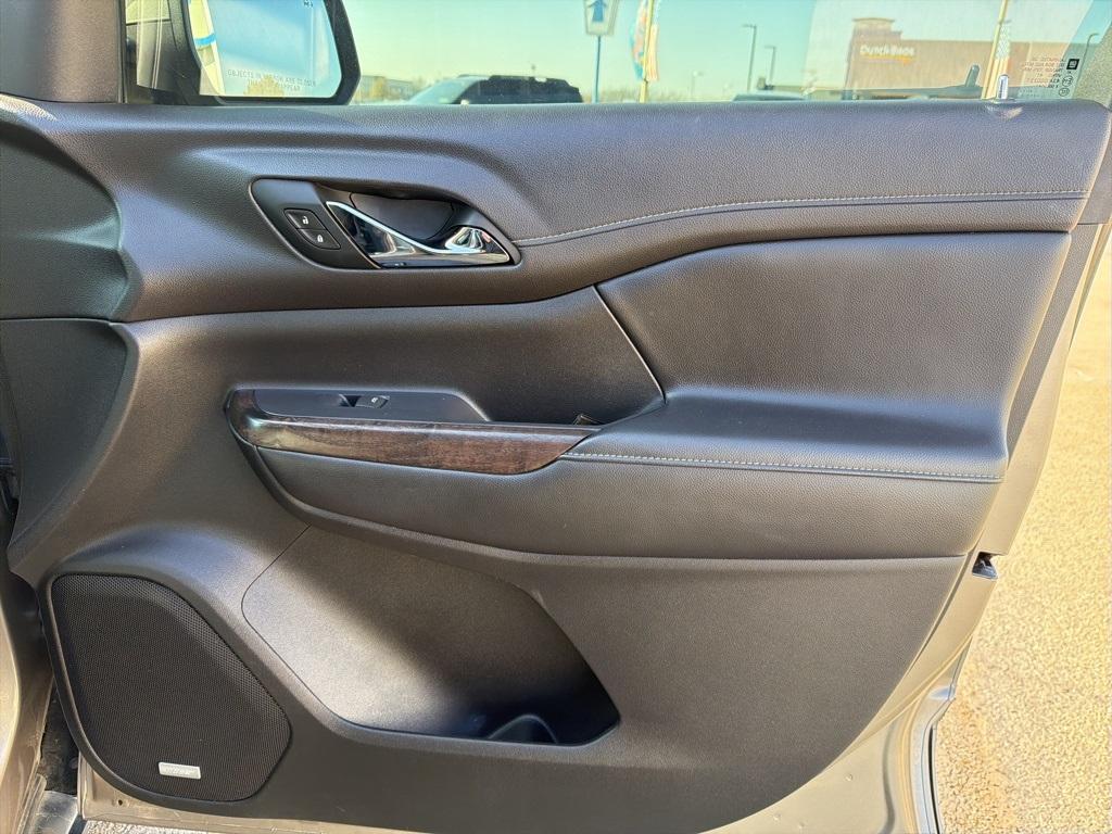 used 2022 GMC Acadia car, priced at $30,300