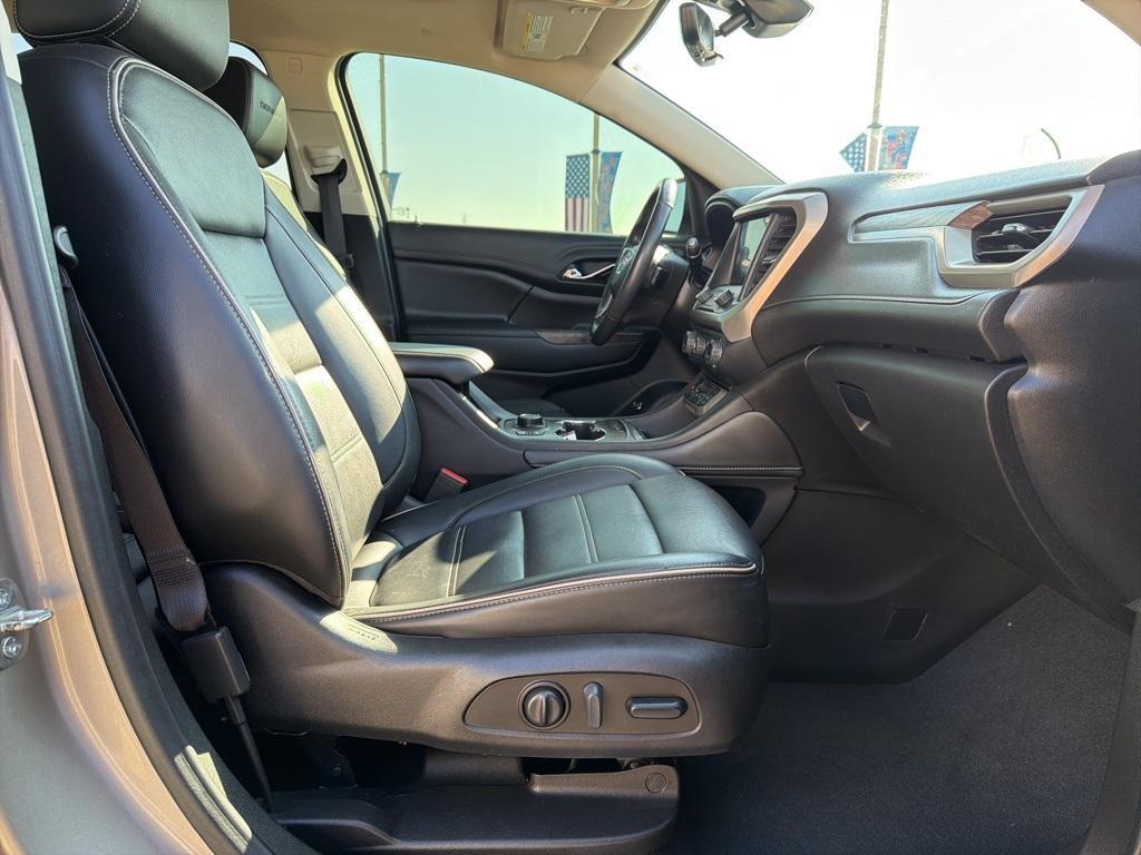 used 2022 GMC Acadia car, priced at $30,300