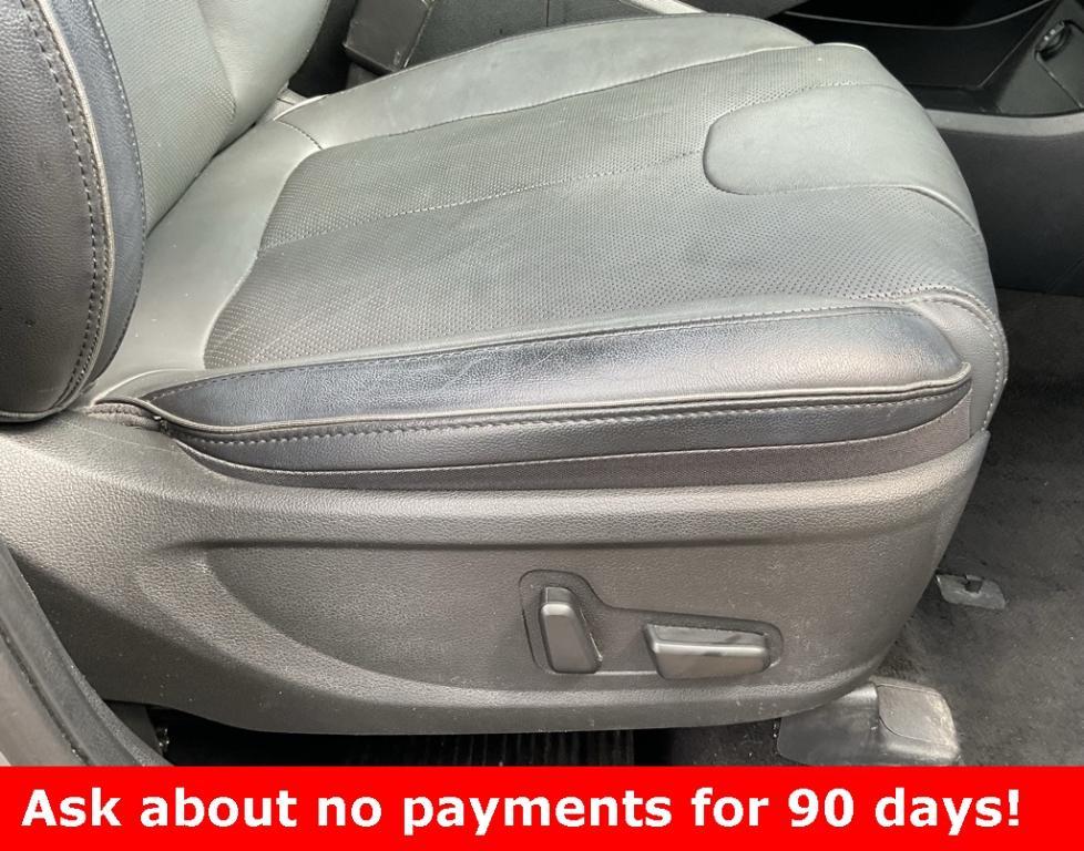 used 2023 Hyundai Santa Fe car, priced at $24,699