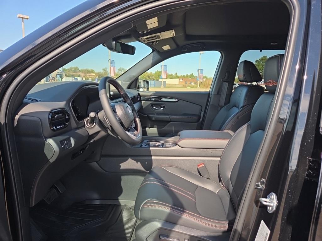 new 2025 Honda Pilot car, priced at $48,032