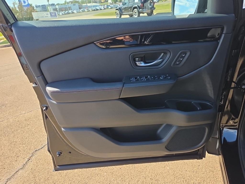 new 2025 Honda Pilot car, priced at $48,032