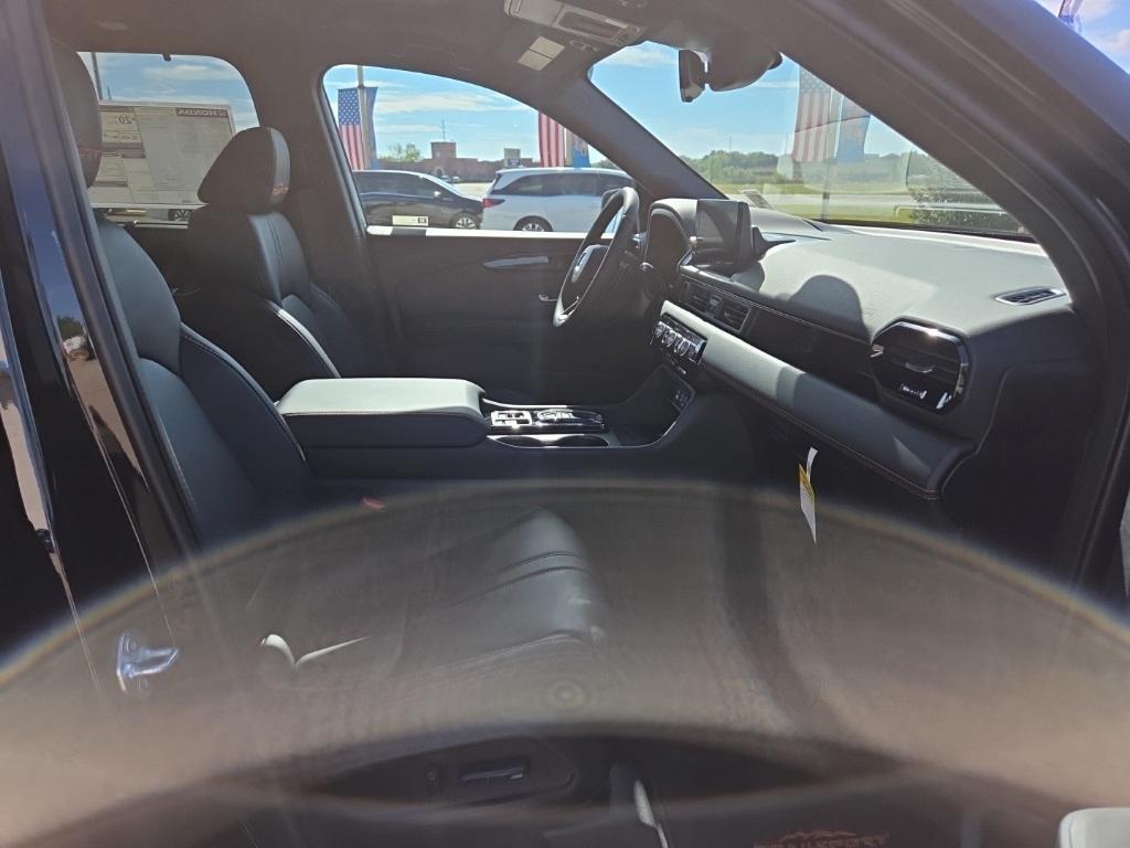 new 2025 Honda Pilot car, priced at $48,032