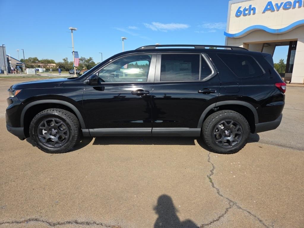 new 2025 Honda Pilot car, priced at $48,032