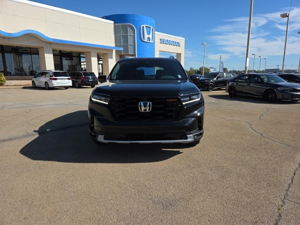 new 2025 Honda Pilot car, priced at $48,032