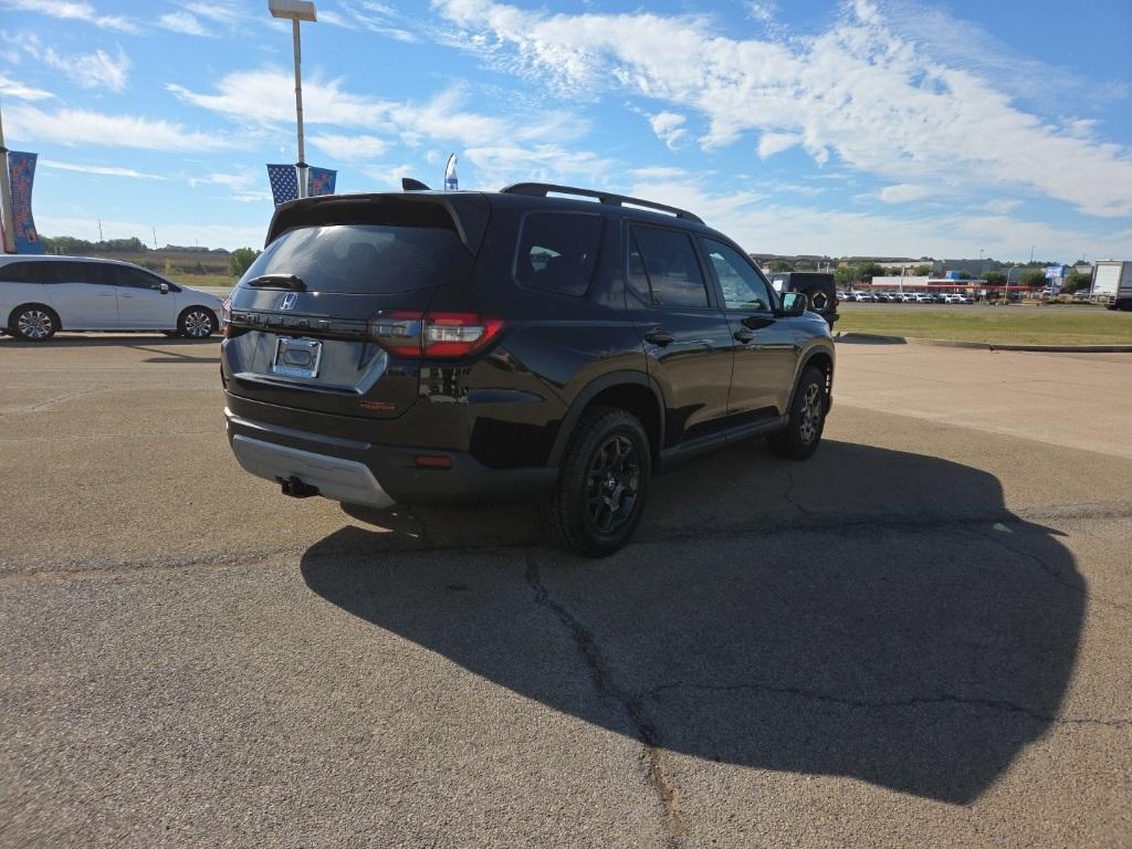 new 2025 Honda Pilot car, priced at $48,032