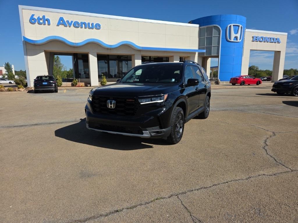 new 2025 Honda Pilot car, priced at $48,032