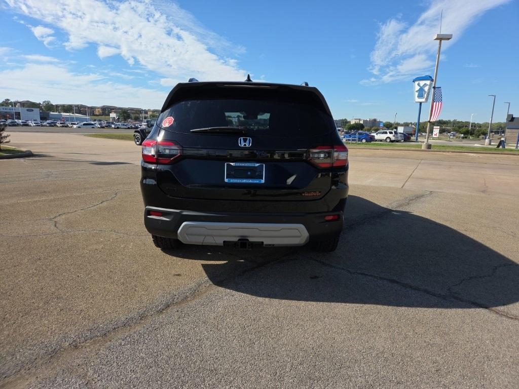 new 2025 Honda Pilot car, priced at $48,032