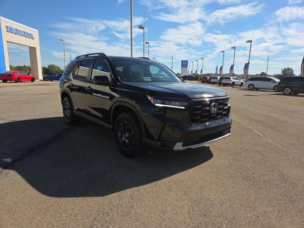 new 2025 Honda Pilot car, priced at $48,032