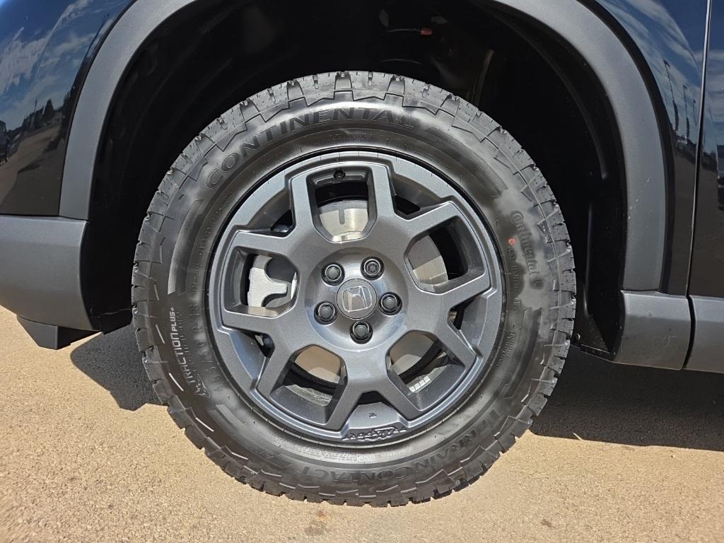 new 2025 Honda Pilot car, priced at $48,032