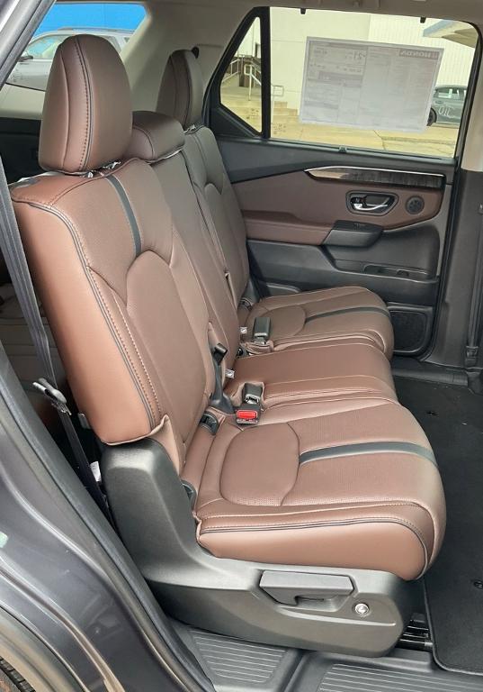 new 2025 Honda Pilot car, priced at $50,378