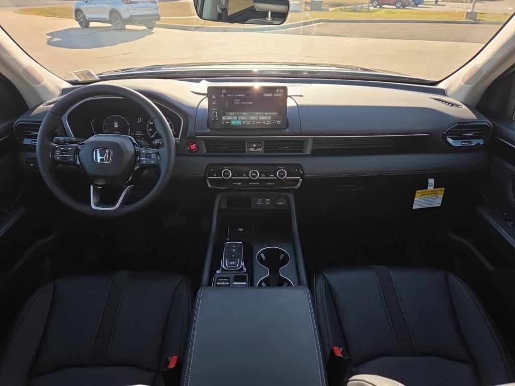 new 2025 Honda Pilot car, priced at $44,468