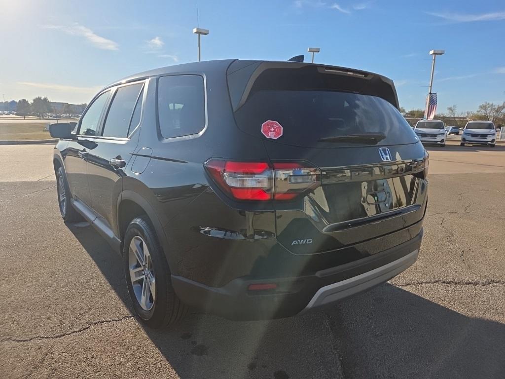 new 2025 Honda Pilot car, priced at $44,468
