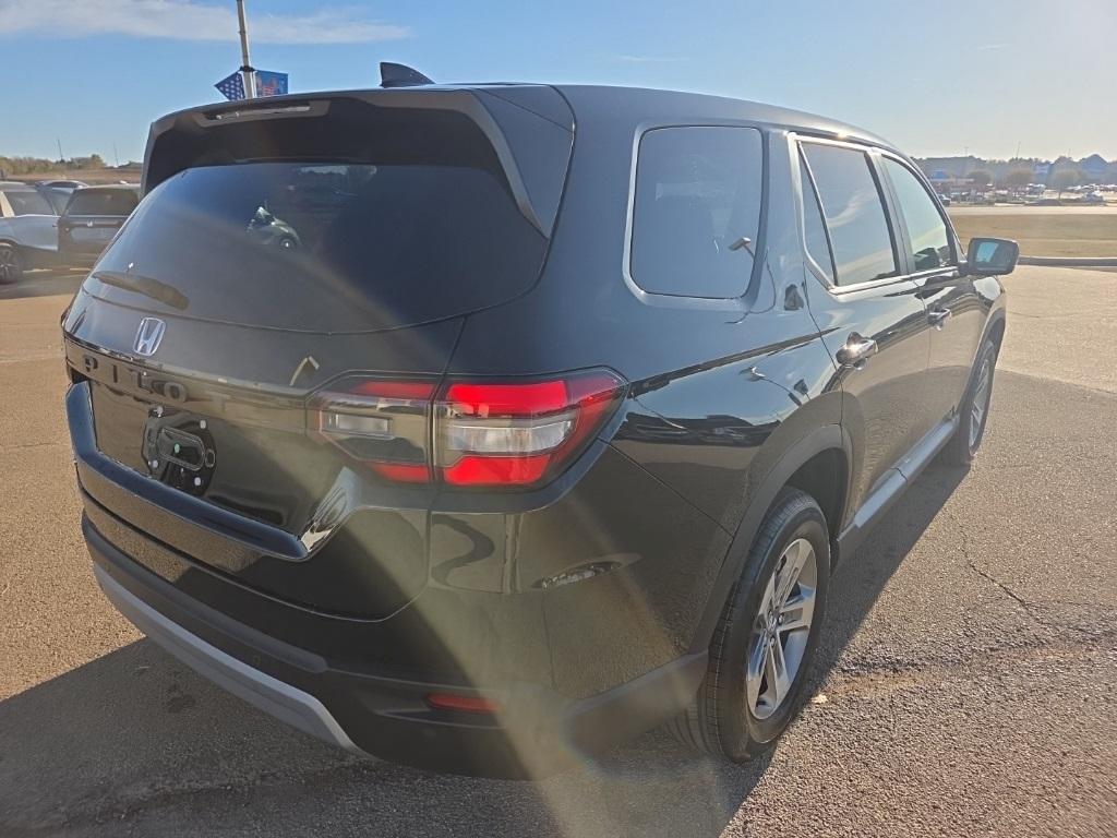 new 2025 Honda Pilot car, priced at $44,468