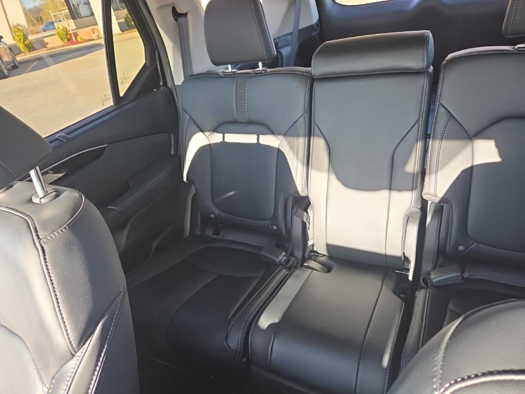 new 2025 Honda Pilot car, priced at $44,468