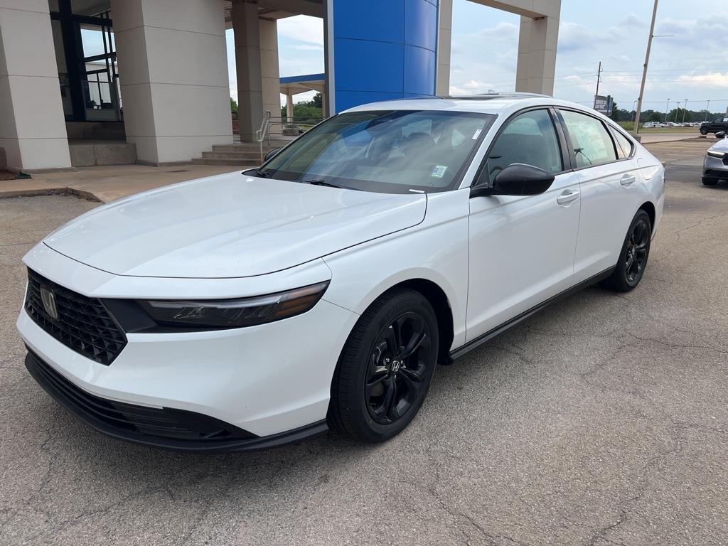 new 2025 Honda Accord car, priced at $30,906