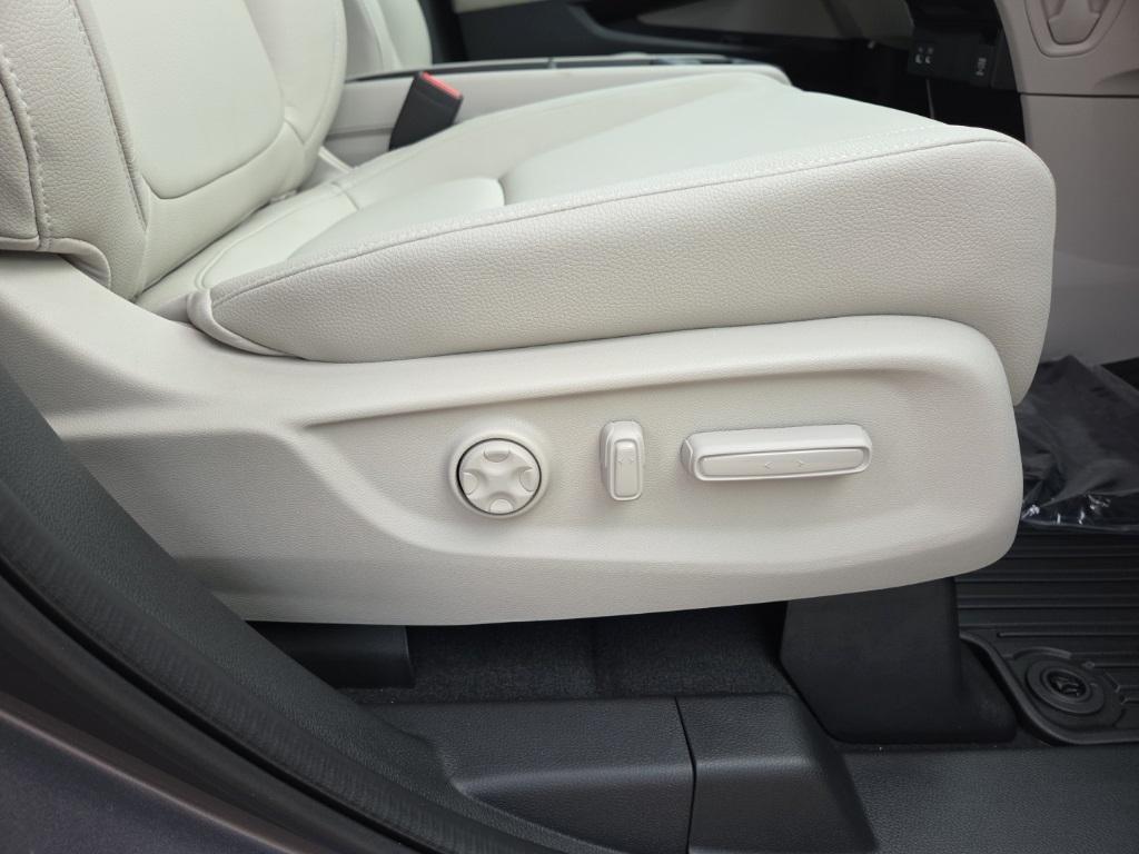 new 2026 Honda Odyssey car, priced at $42,037