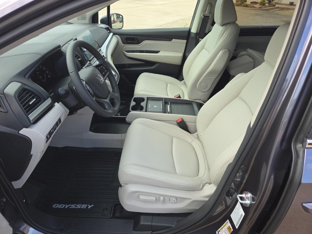 new 2026 Honda Odyssey car, priced at $42,037