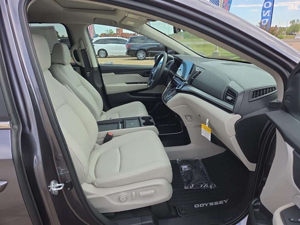 new 2026 Honda Odyssey car, priced at $42,037