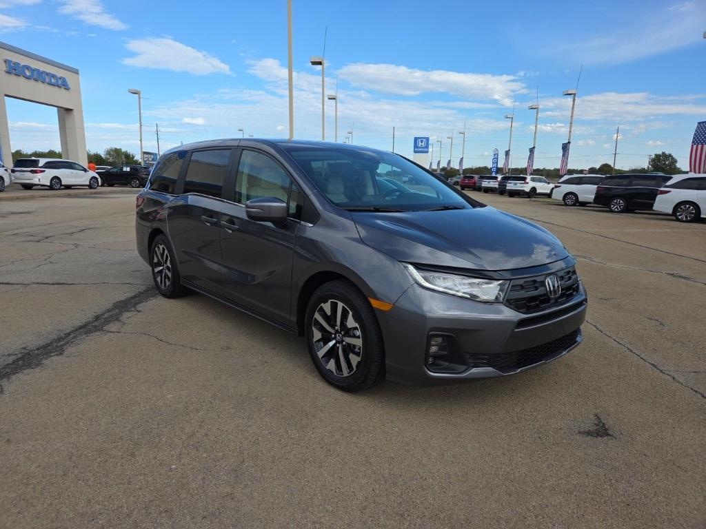 new 2026 Honda Odyssey car, priced at $42,037