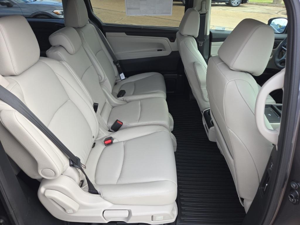new 2026 Honda Odyssey car, priced at $42,037