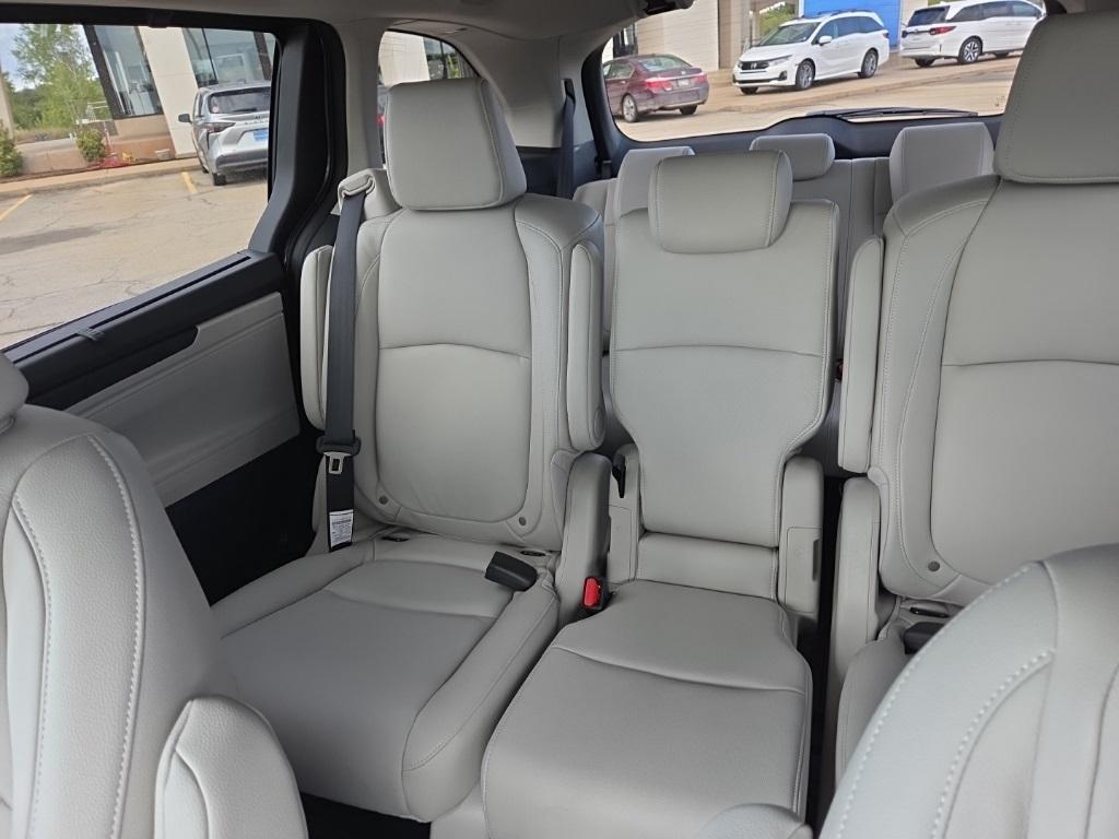 new 2026 Honda Odyssey car, priced at $42,037