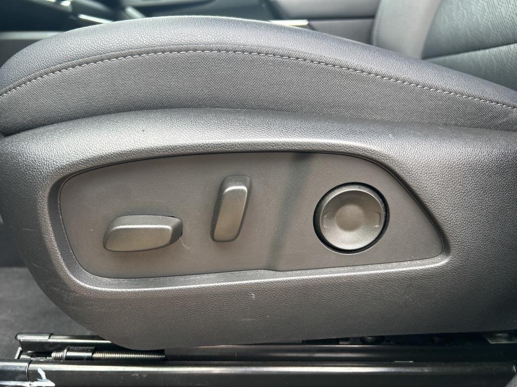 used 2025 Chevrolet Equinox car, priced at $26,147