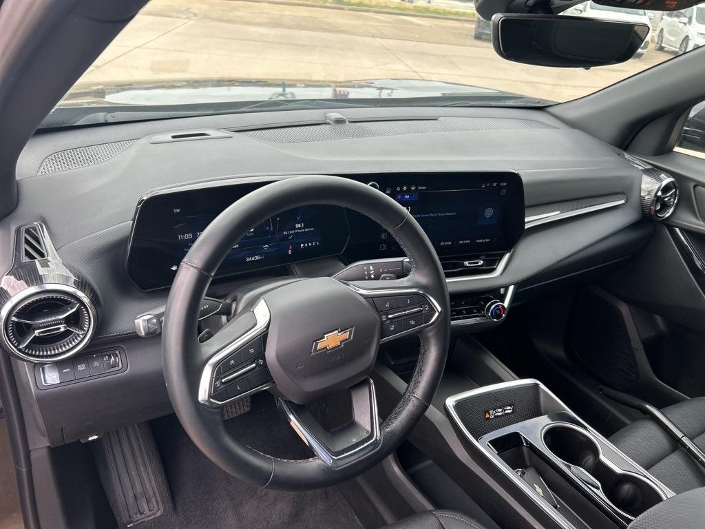 used 2025 Chevrolet Equinox car, priced at $26,147