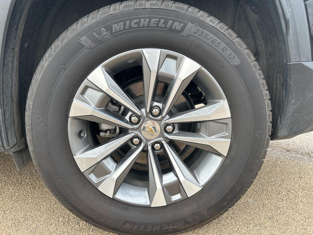 used 2025 Chevrolet Equinox car, priced at $26,147