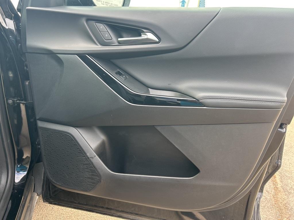 used 2025 Chevrolet Equinox car, priced at $26,147