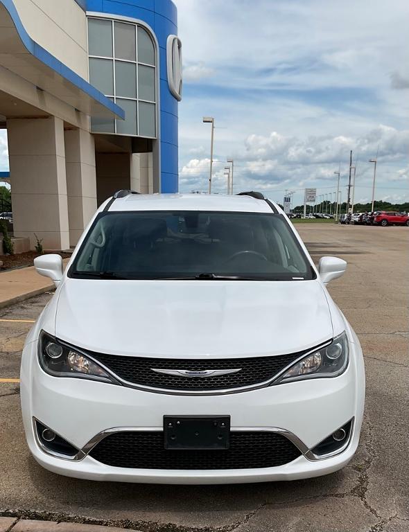 used 2022 Chrysler Pacifica car, priced at $20,900
