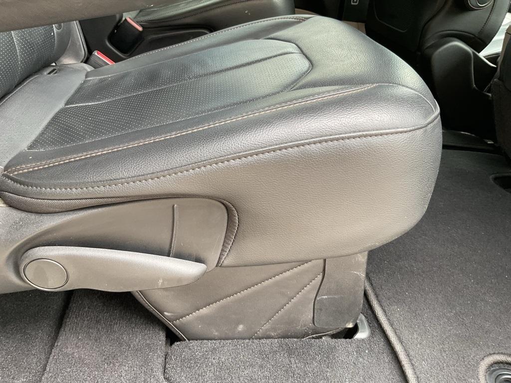 used 2022 Chrysler Pacifica car, priced at $20,900