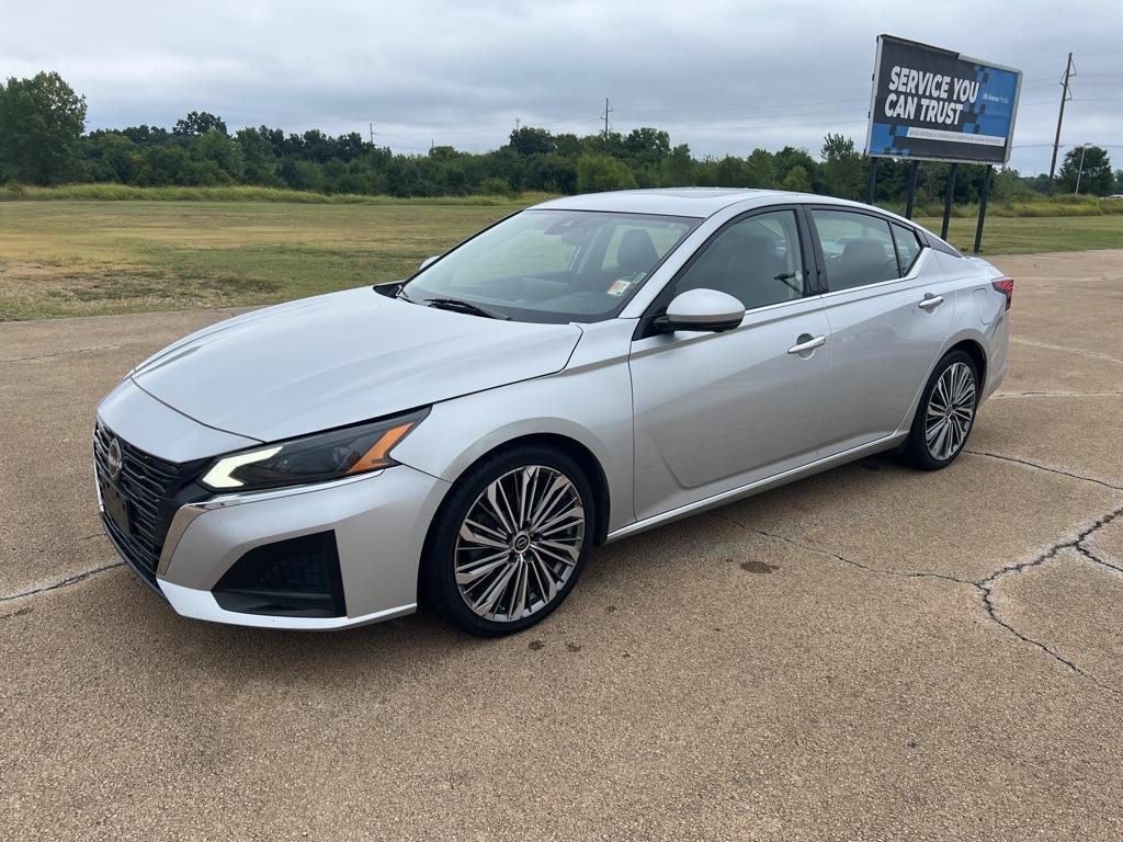 used 2023 Nissan Altima car, priced at $21,744
