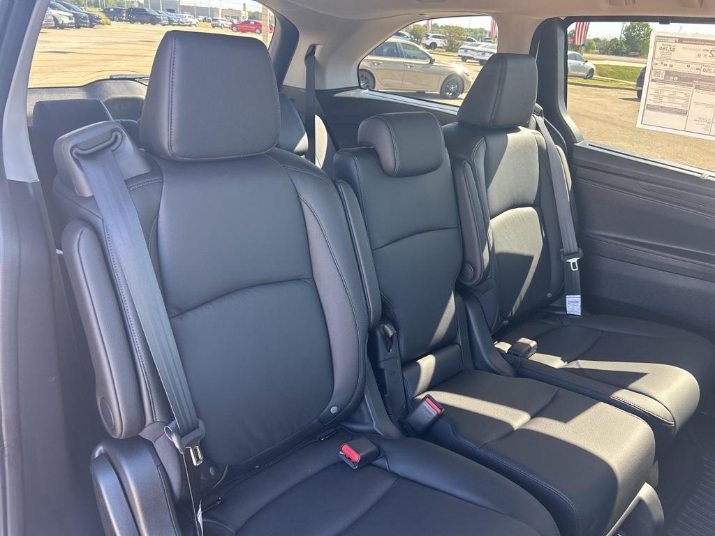 new 2026 Honda Odyssey car, priced at $42,910