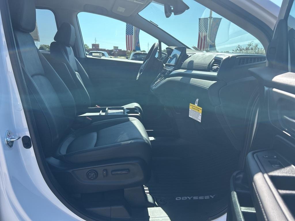 new 2026 Honda Odyssey car, priced at $42,910