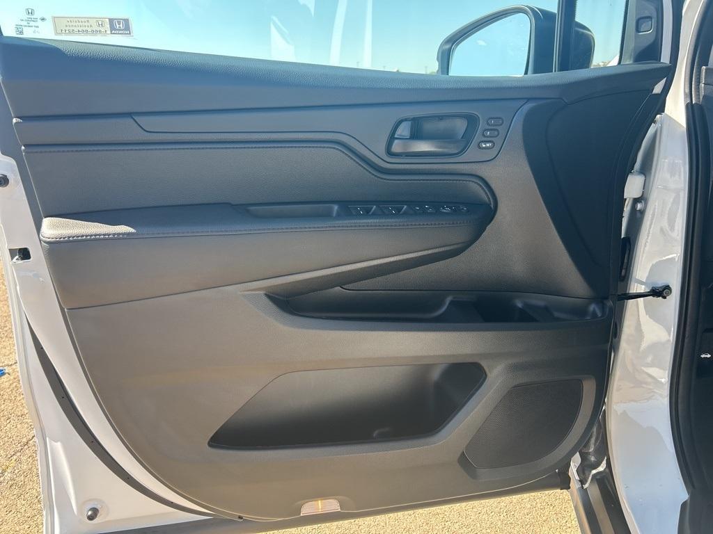 new 2026 Honda Odyssey car, priced at $42,910