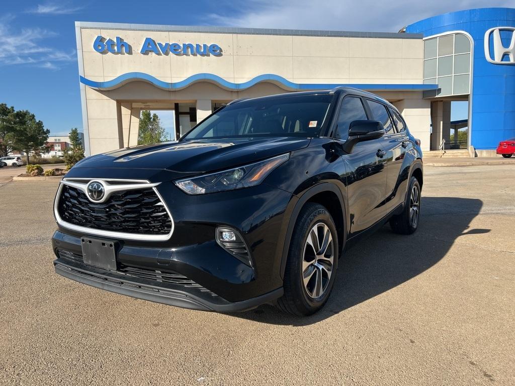 used 2023 Toyota Highlander car, priced at $35,489
