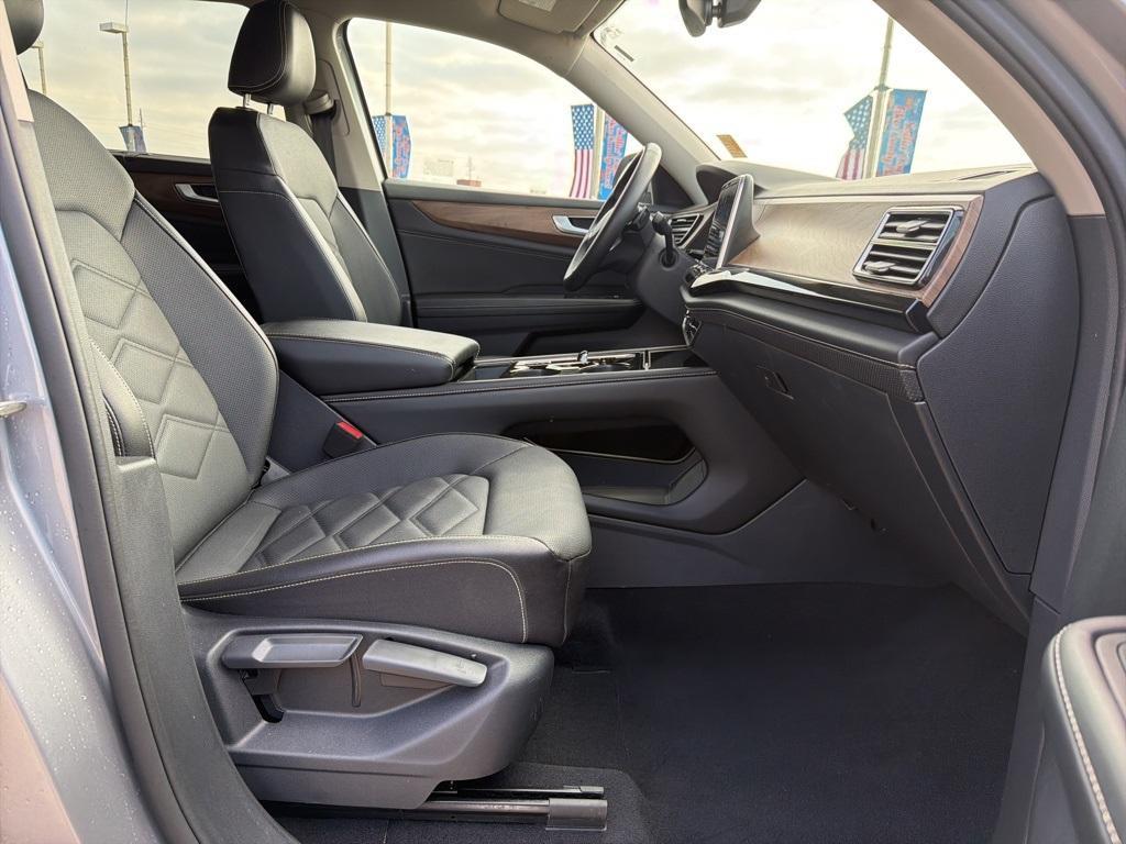 used 2025 Volkswagen Atlas car, priced at $34,896