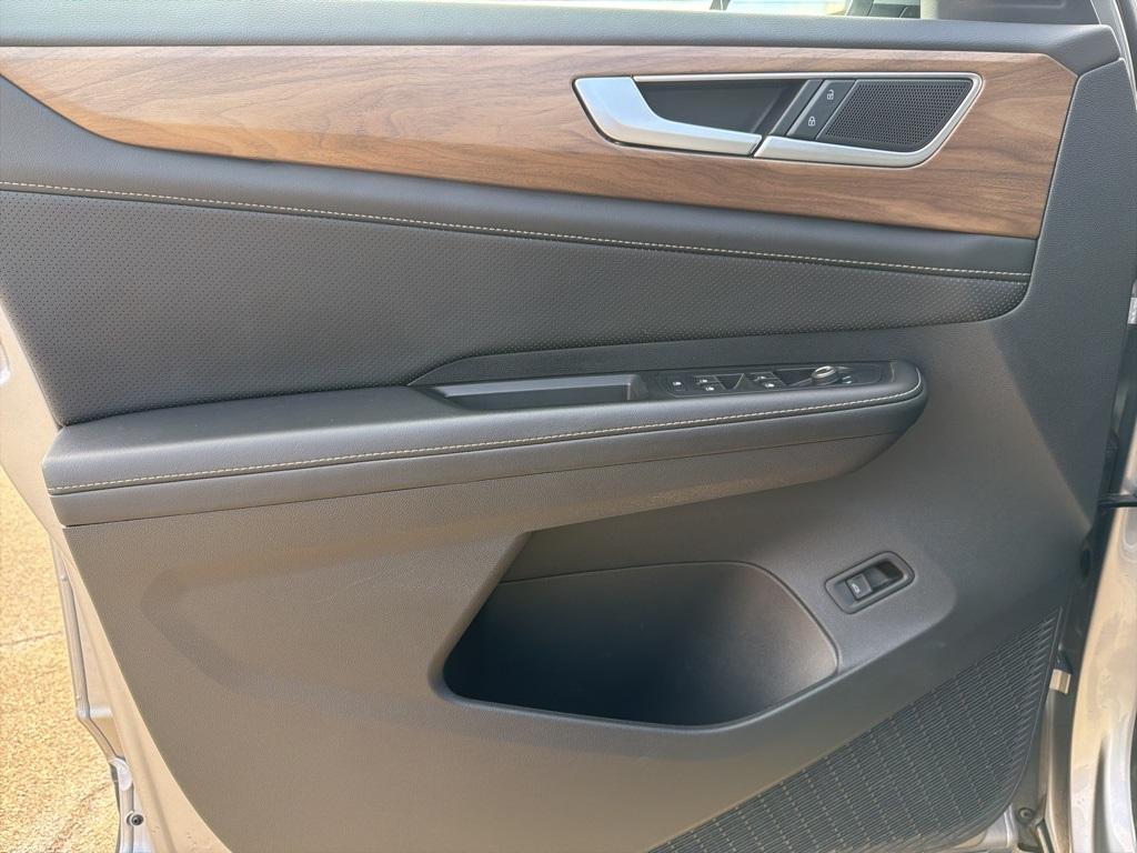 used 2025 Volkswagen Atlas car, priced at $34,896