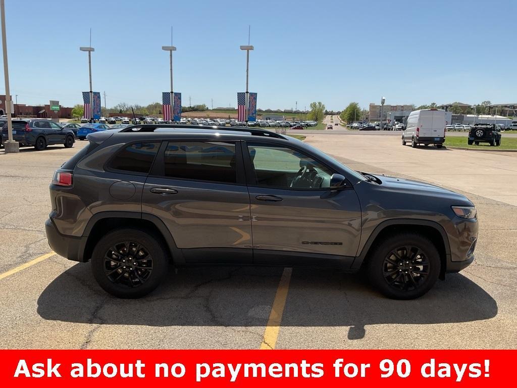 used 2023 Jeep Cherokee car, priced at $20,989