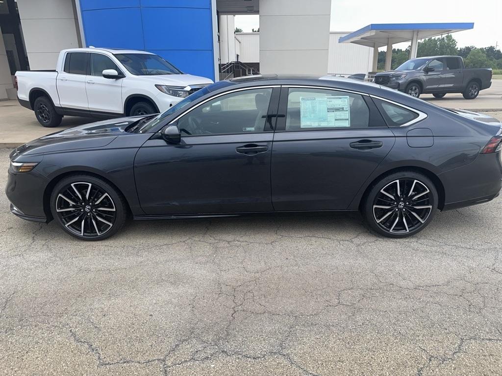 new 2025 Honda Accord Hybrid car, priced at $37,821